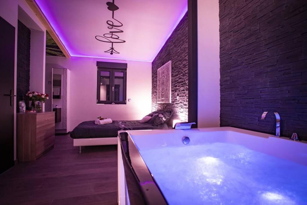 Le Cottage Zen Love Foucherans  المظهر الخارجي الصورة